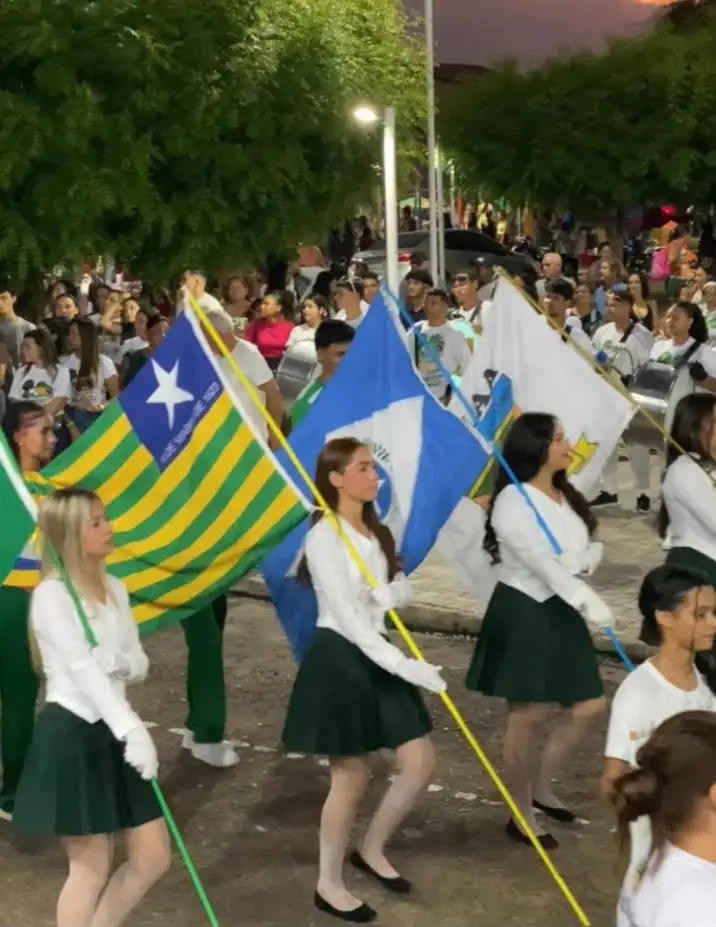 Foto 1 – Desfile Cívico de Beneditinos celebra a Independência do Brasil com homenagem às mulheres