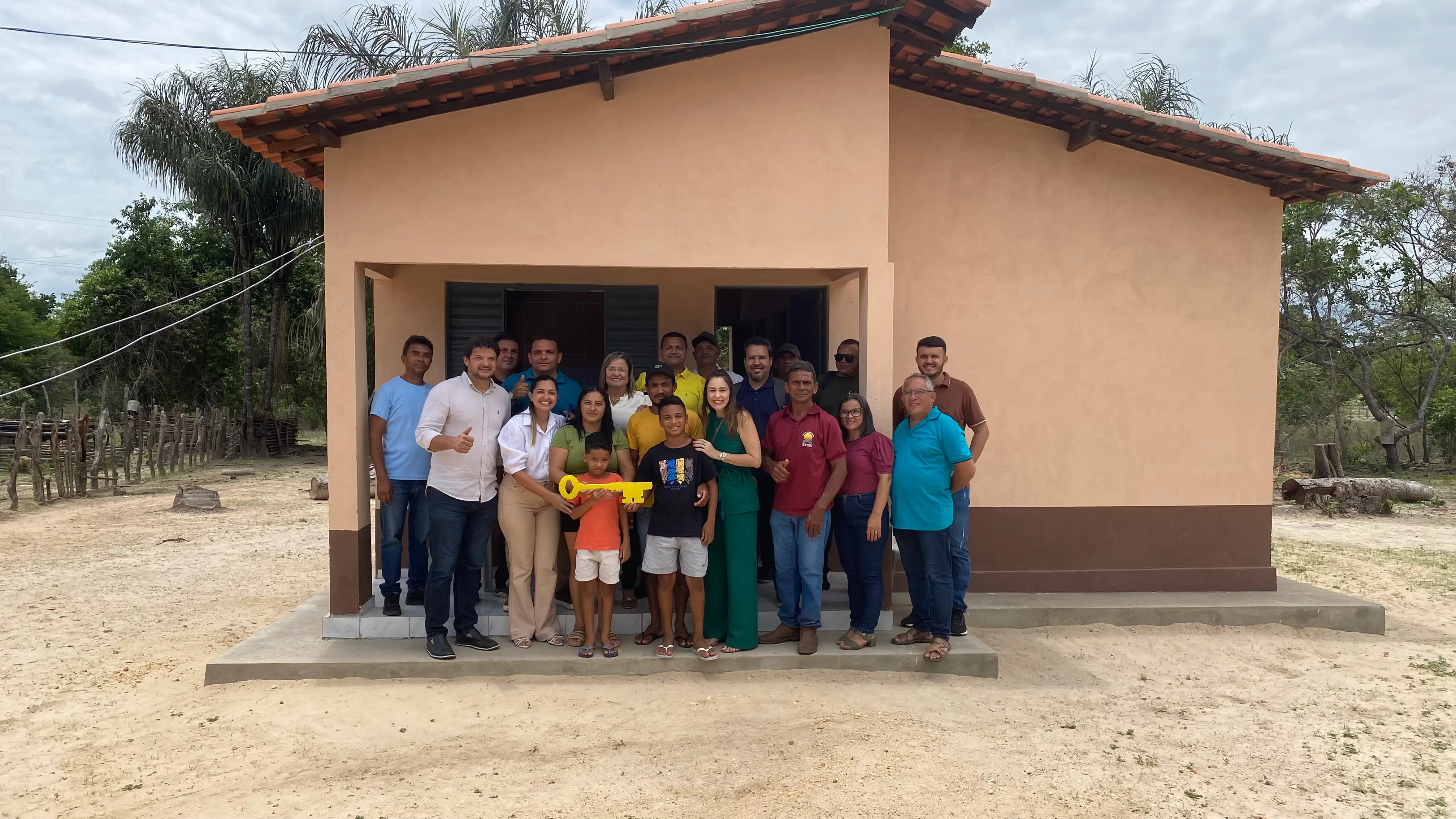 Moradia e dignidade: 10 casas são entregues a famílias da zona rural de Beneditinos