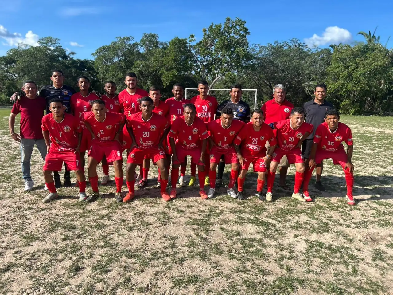 Foto 10 – Contente derrota Arraial e levanta a Taça do Campeonato da Comunidade