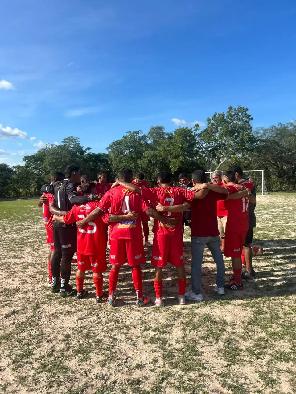 Foto 12 – Contente derrota Arraial e levanta a Taça do Campeonato da Comunidade